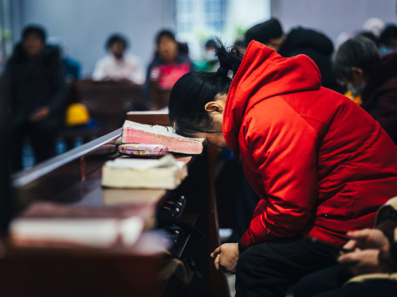 Bibel-Meditation in Kirche in Huaian